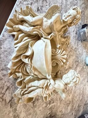 Cherub Ceramic Figurine Centerpiece in Antique Cream